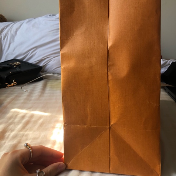LV PAPER BAG - Picture 4 of 5